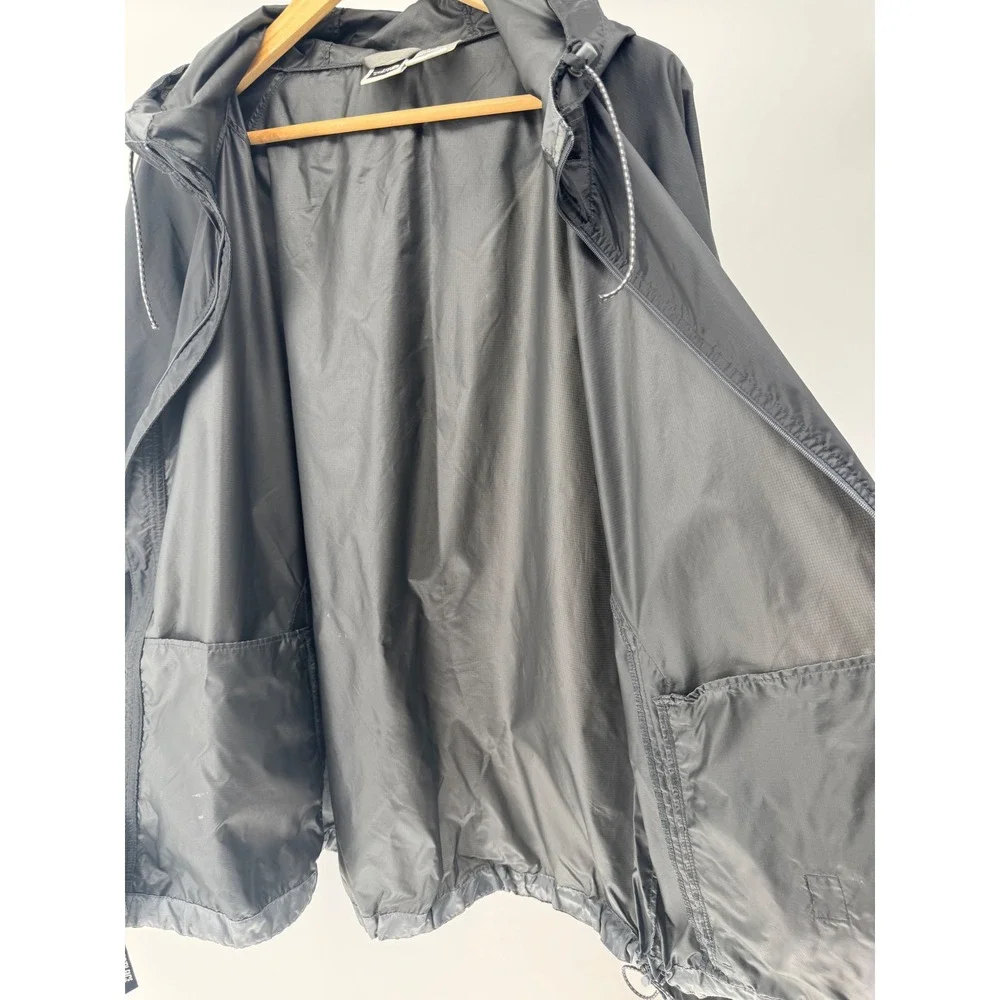 The North Face Windbreaker Jacket Mens XL Gray Hooded Full Zip Stow Pocket